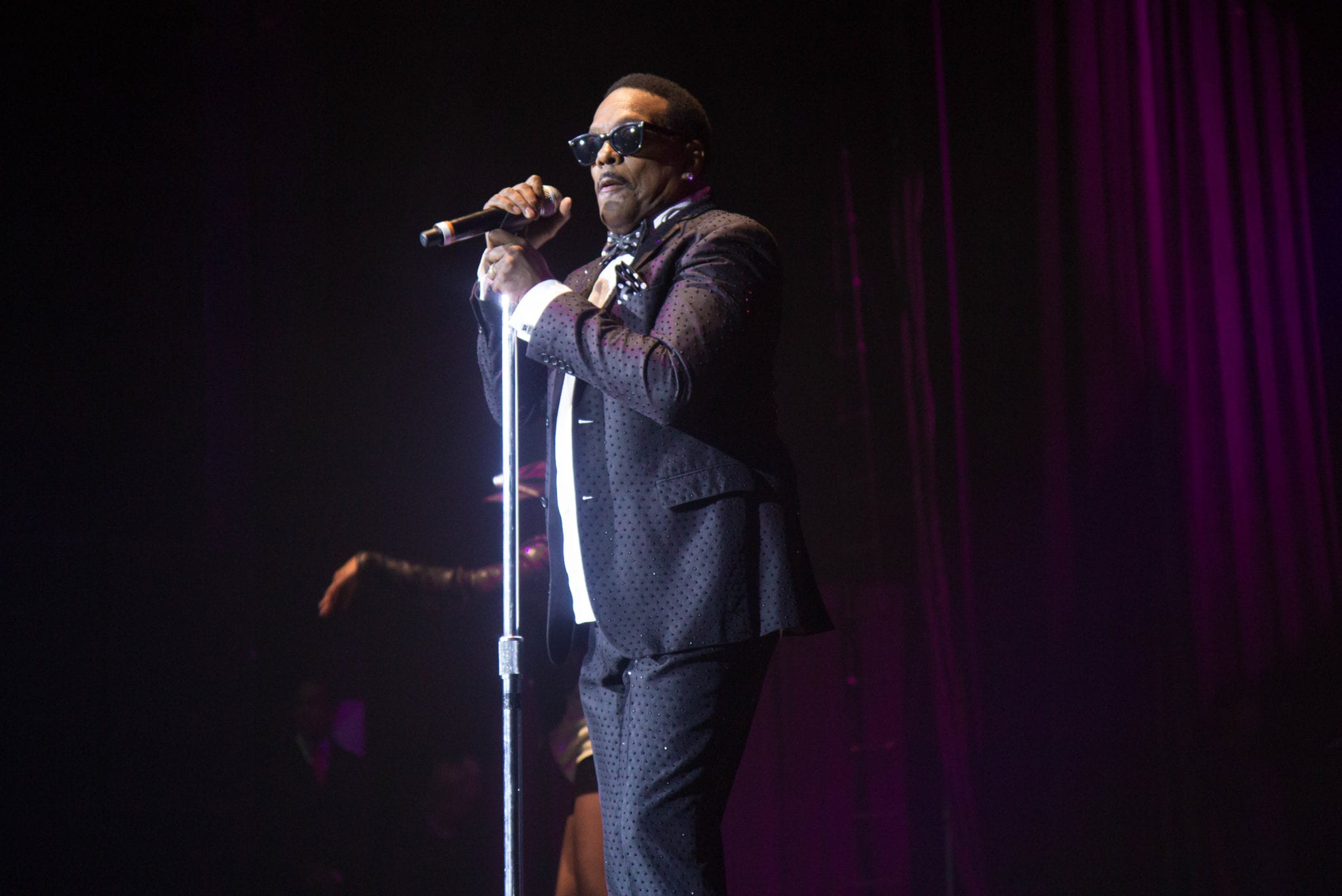 Charlie Wilson Performs 102.1’s Majic Under the Stars