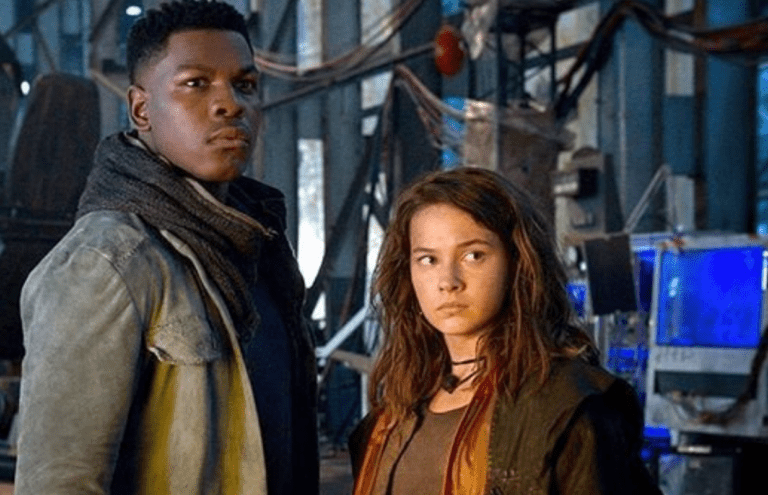 Cailee Spaeny Talks About Her FIRST Major Film, ‘PACIFIC RIM UPRISING ...